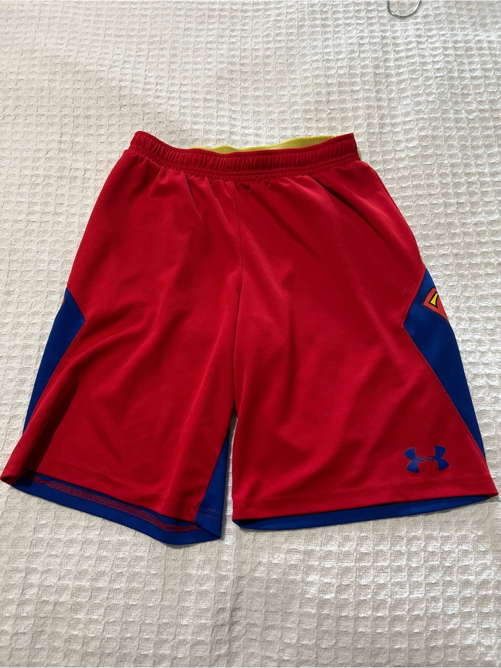 Under Armour Boys Superman Athletic Shorts Size YLG Youth Large Loose Fit